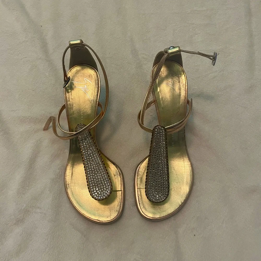Gorgeous Giuseppe Zanotti sandals with rhinestone accents - Picture 9 of 15